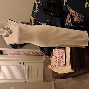 MAXI DRESS WITH SPLIT